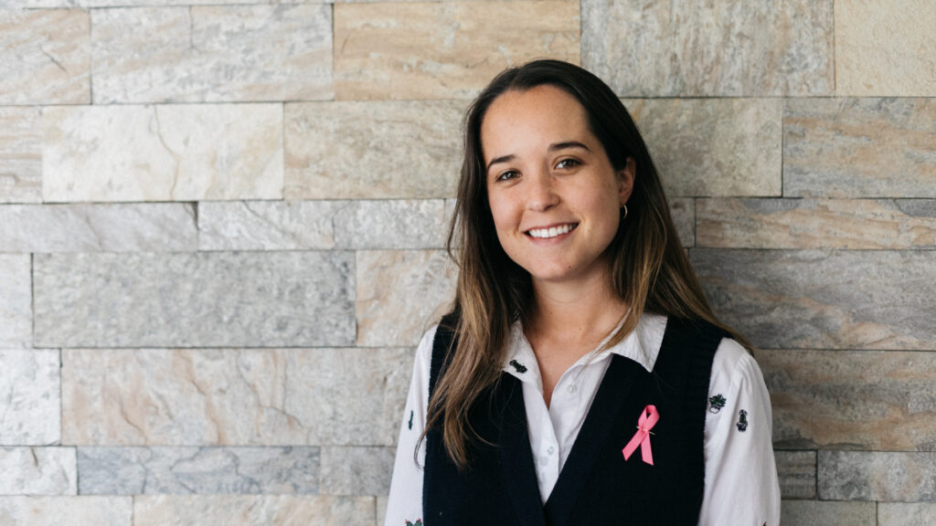 imagen principal del proyecto: mujer sonriendo a la cámara